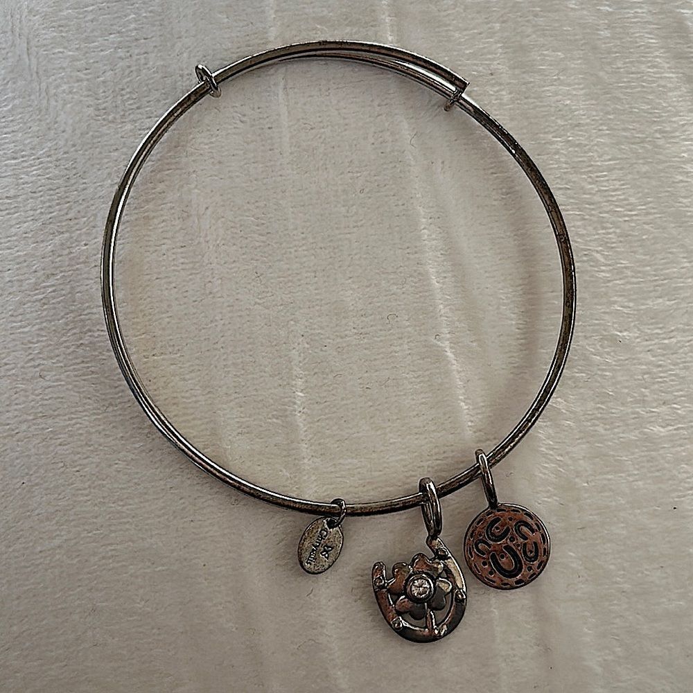 Chrysalis Vintage Adjustable Bracelets Lucky Horseshoe And Flower Bracelet!